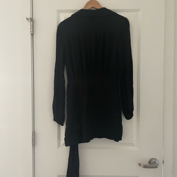 Elliatt Revolve Wren Ruched Asymmetrical Shirt Dress - Picture 8 of 10